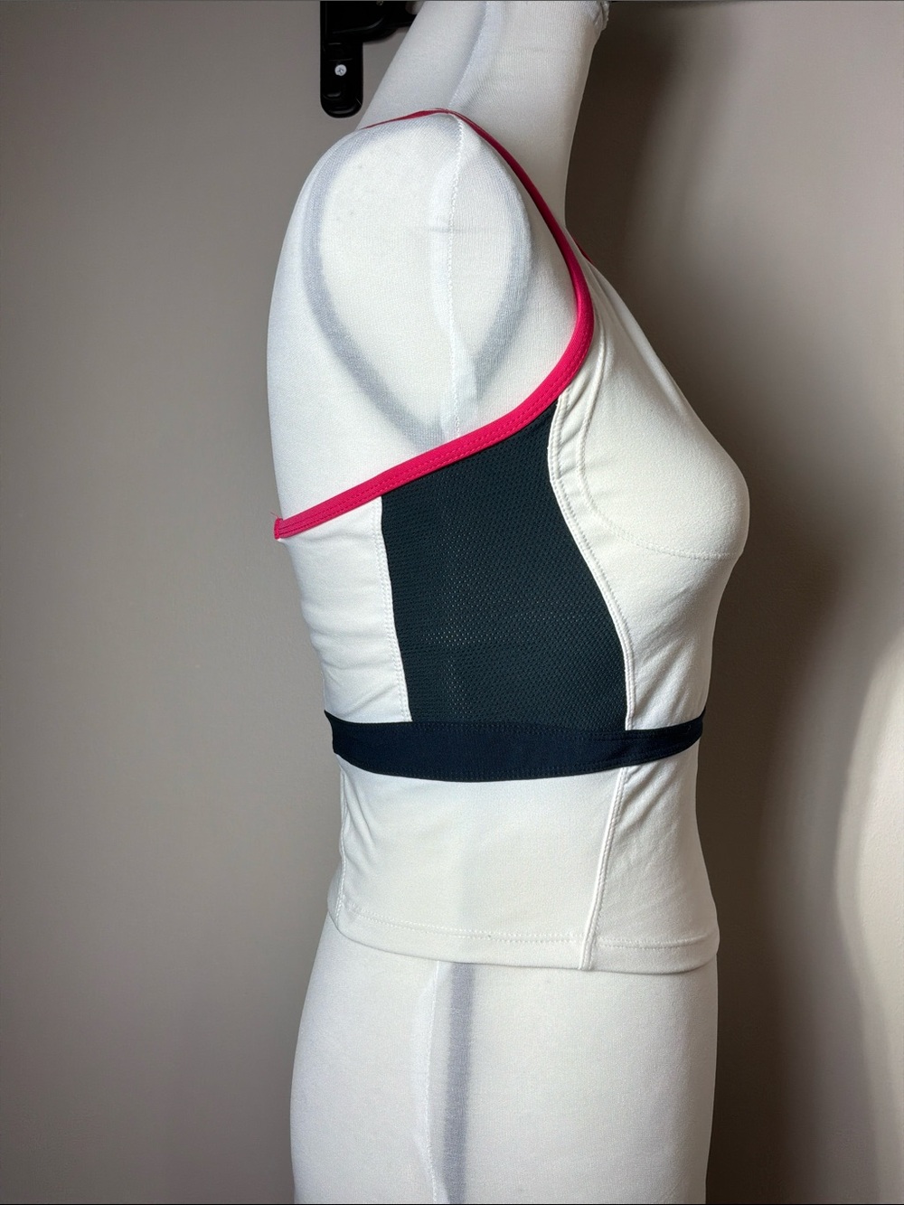Nike Fitted T-back Tank Top White/Black/Hot Pink Sz M - Picture 9 of 13